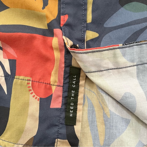 Howler bros Mansfield leaves bright colorful outdoor button front SS Shirt large - Picture 3 of 8